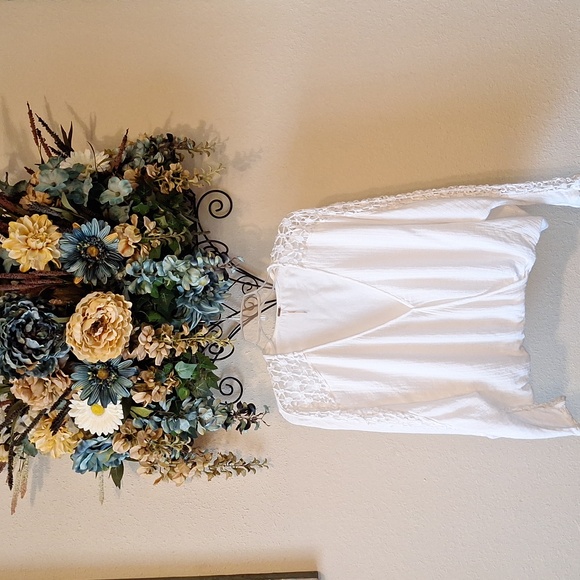 Free People White lined V-neck Cropped Blouse. Excellent Condition Size Small - Picture 3 of 11